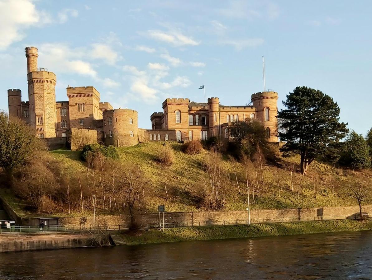 Inverness City Centre Apartment With Elevator And Google Chromecast Exteriör bild