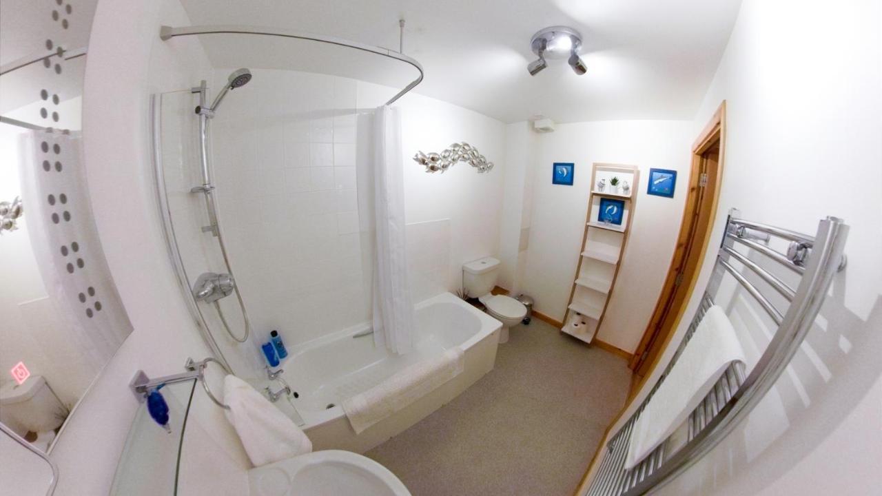 Inverness City Centre Apartment With Elevator And Google Chromecast Exteriör bild